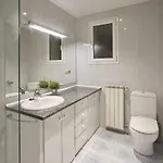 Always Easy I Larroca Apartment
