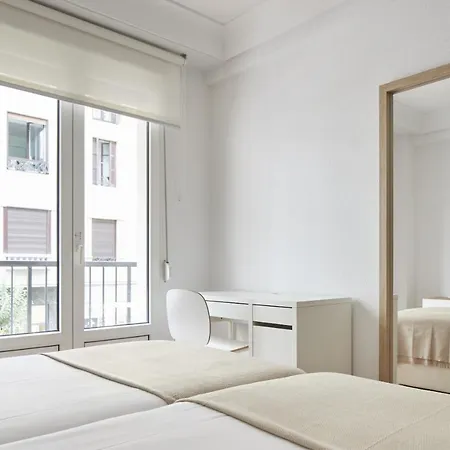 Always Easy I Larroca Apartment