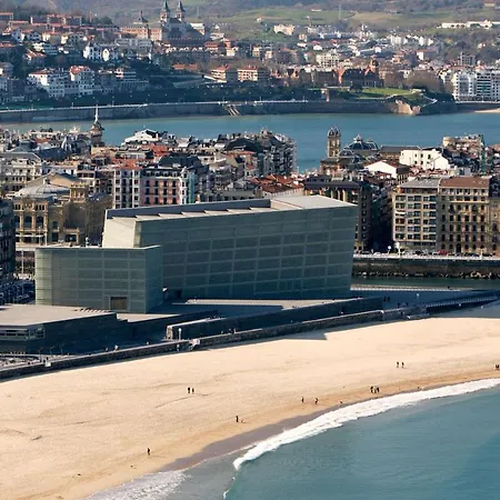 Always Easy I Larroca Σαν Σεμπαστιάν